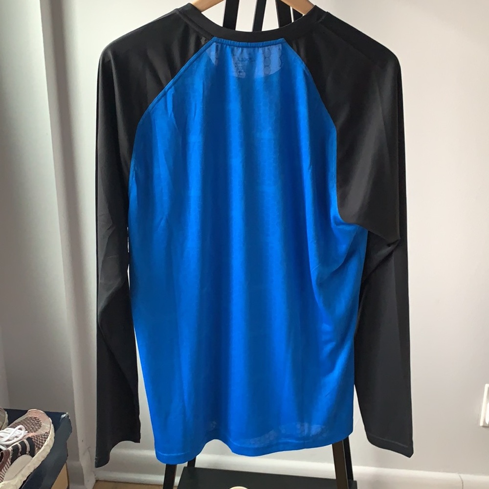 2XU shirt - Picture 3 of 4